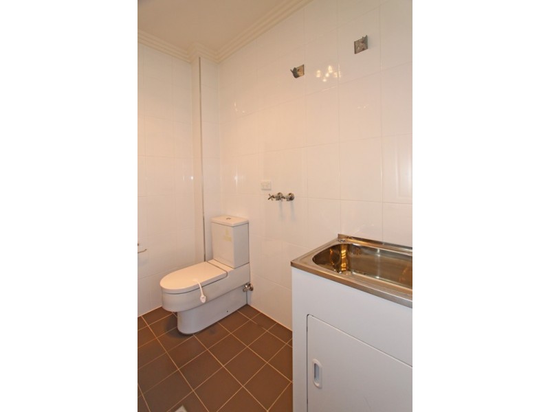 8 Claude James Crescent, Regents Park NSW 2143