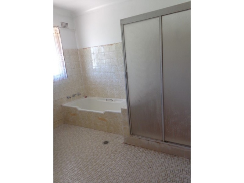 111 Twenty Sixth Avenue, West Hoxton NSW 2171