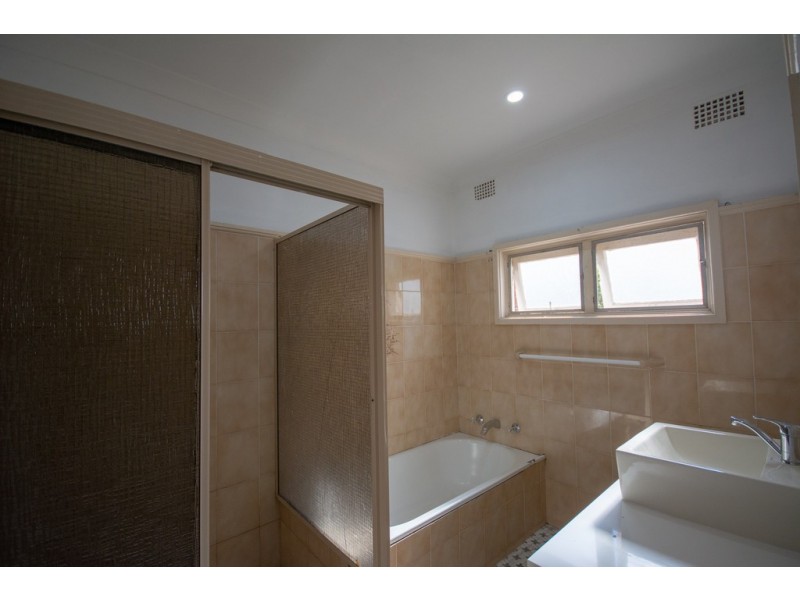 11 Clifton Street, Blacktown NSW 2148