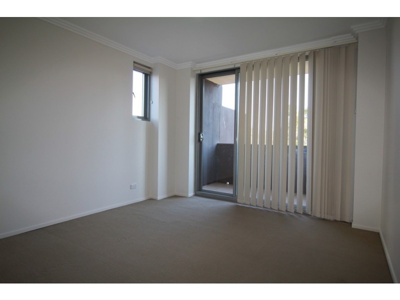 16/4-10 Benedict Court, Holroyd NSW 2142