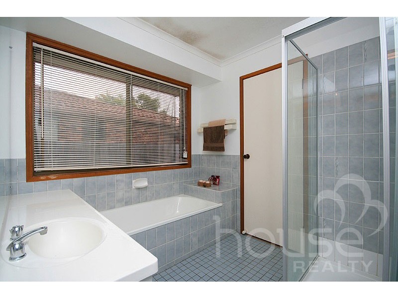 16 Karri Avenue, Karana Downs QLD 4306
