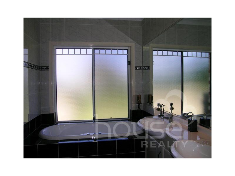 28 Katherine Court, Karalee QLD 4306