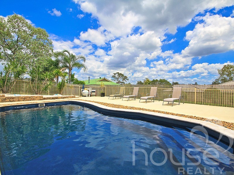 9 Nautilus Close, Karalee QLD 4306