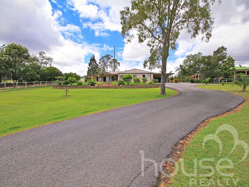 9 Nautilus Close, Karalee QLD 4306