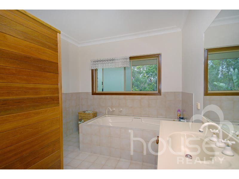 28 Kulmaren Grove, Karana Downs QLD 4306