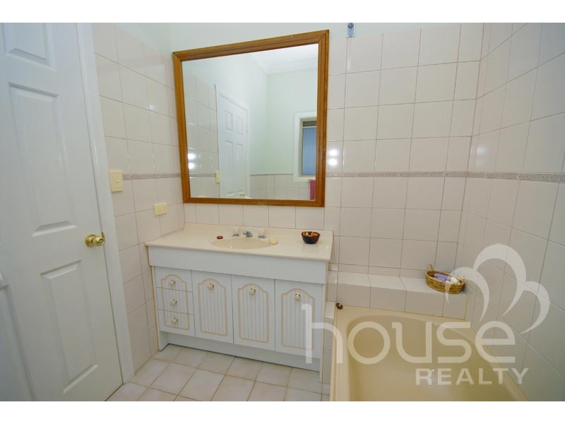 28 Kulmaren Grove, Karana Downs QLD 4306