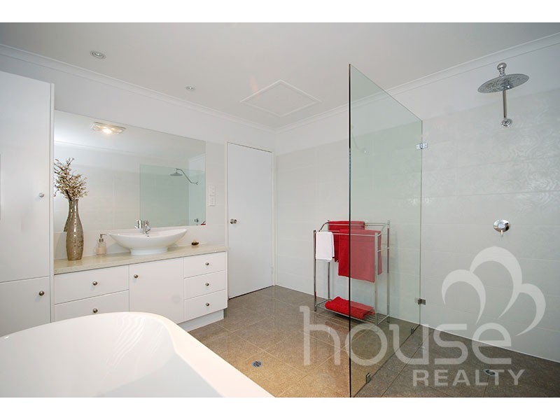 15 Tanderra Way, Karana Downs QLD 4306