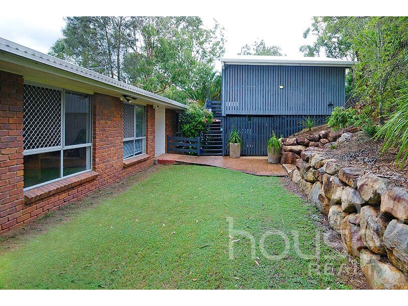 15 Tanderra Way, Karana Downs QLD 4306