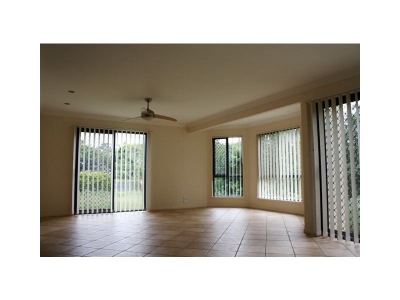 80 College Road, Karana Downs QLD 4306