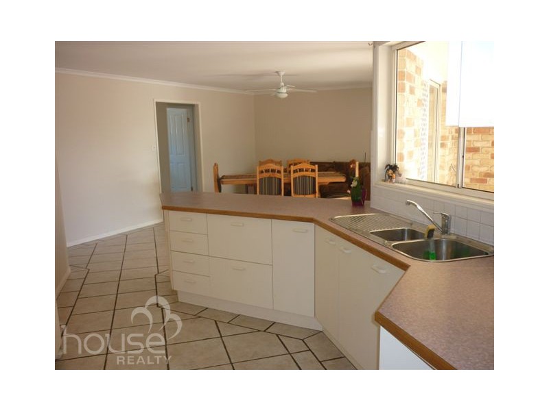 42 College Road, Karana Downs QLD 4306
