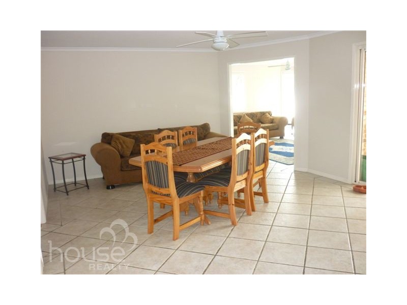 42 College Road, Karana Downs QLD 4306