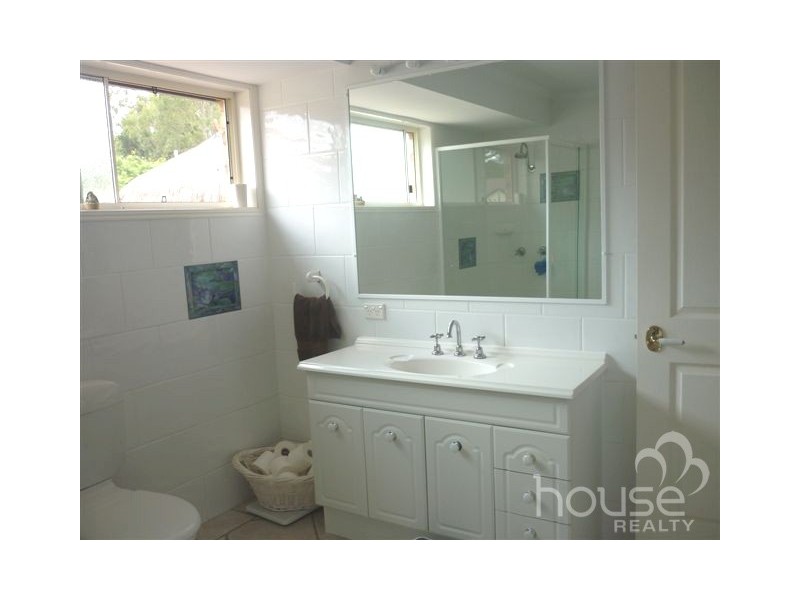 42 College Road, Karana Downs QLD 4306