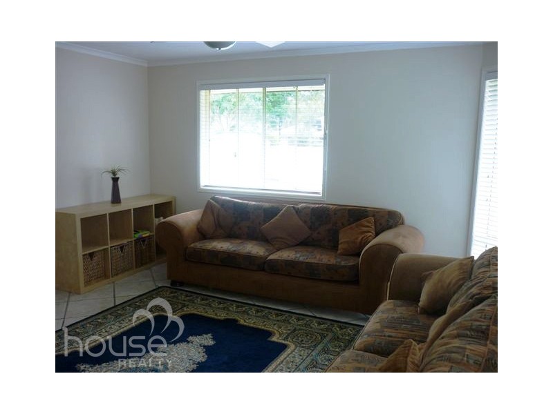 42 College Road, Karana Downs QLD 4306