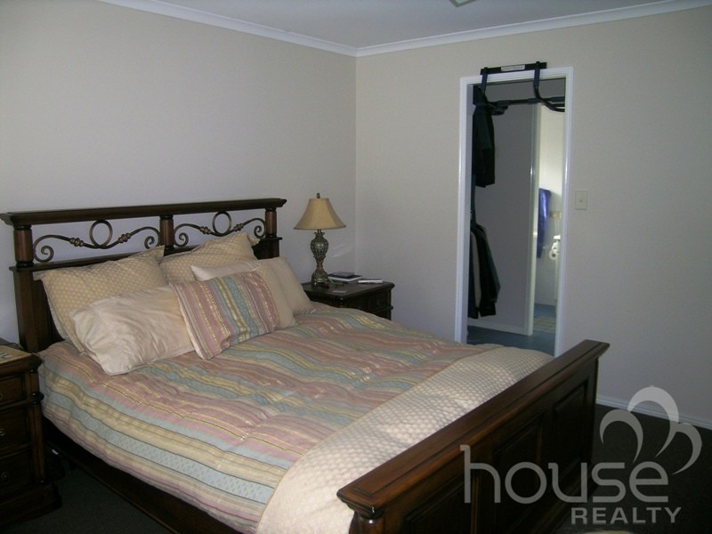 42 College Road, Karana Downs QLD 4306