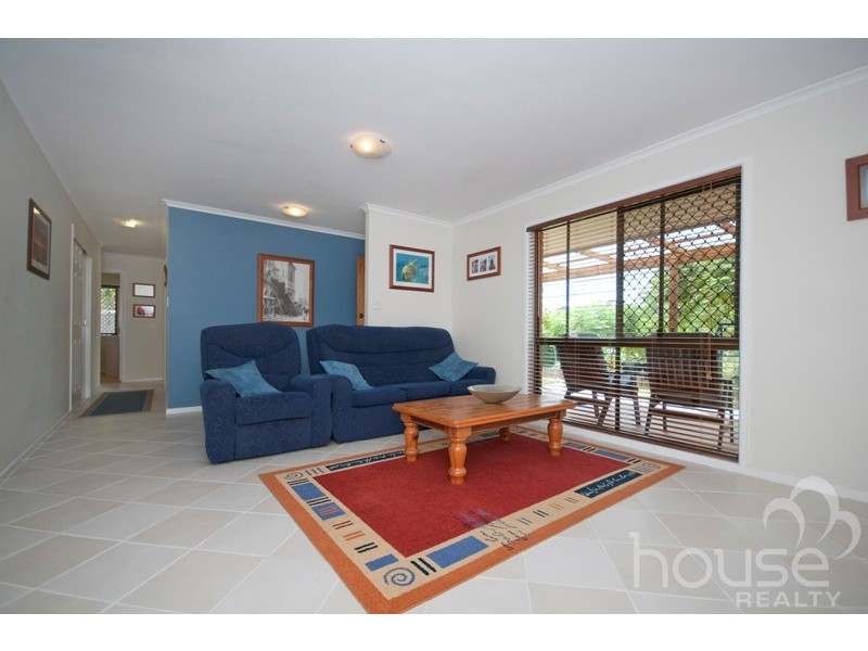2 Bundoora Dr, Karana Downs QLD 4306