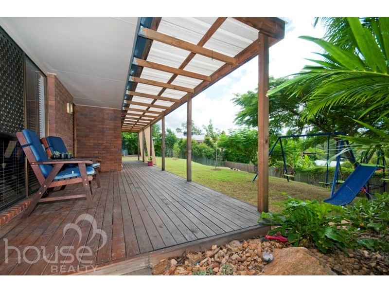 2 Bundoora Dr, Karana Downs QLD 4306
