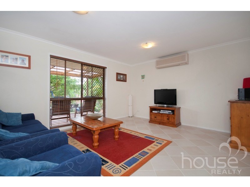 2 Bundoora Dr, Karana Downs QLD 4306