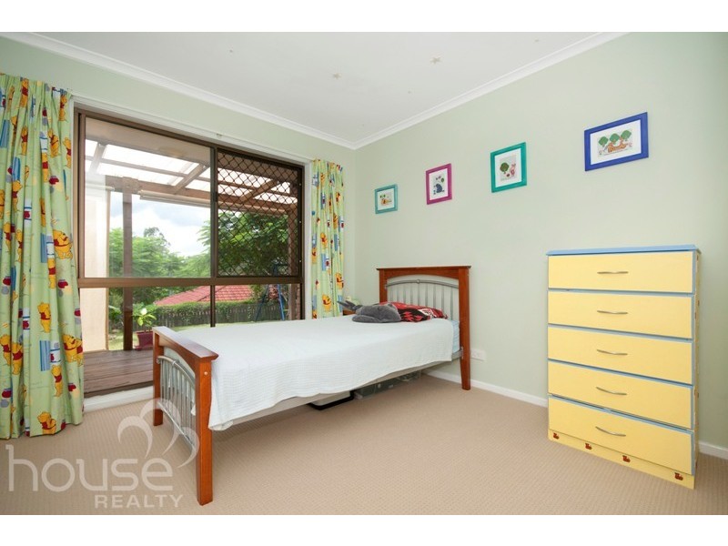 2 Bundoora Dr, Karana Downs QLD 4306