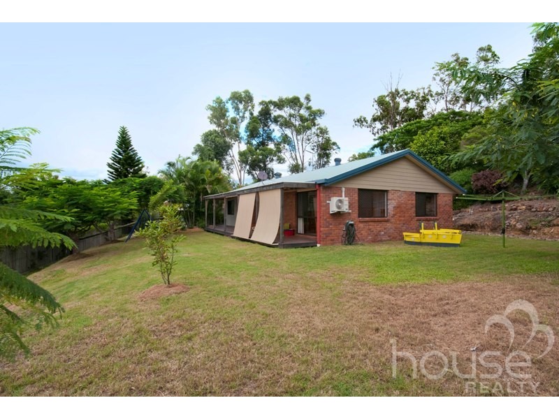 2 Bundoora Dr, Karana Downs QLD 4306