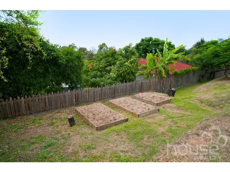2 Bundoora Dr, Karana Downs QLD 4306