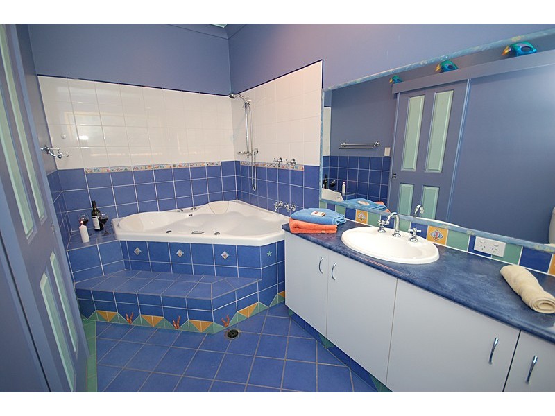 33 Sheepstation Gully Close, Mount Crosby QLD 4306