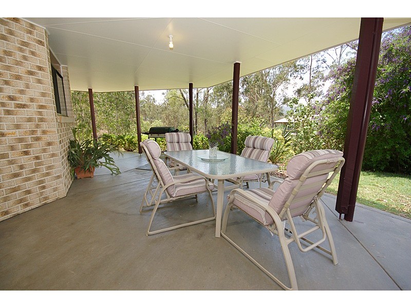 33 Sheepstation Gully Close, Mount Crosby QLD 4306
