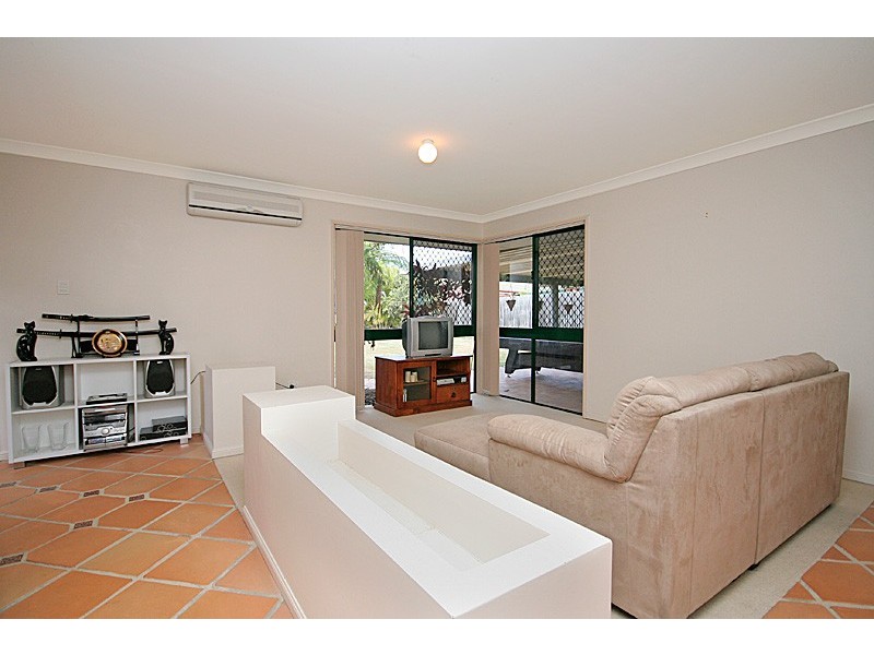 14 Walnut Close, Yamanto QLD 4305