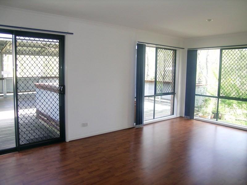 7 Sanson Place, Mount Crosby QLD 4306