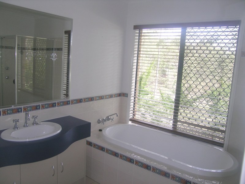 7 Sanson Place, Mount Crosby QLD 4306