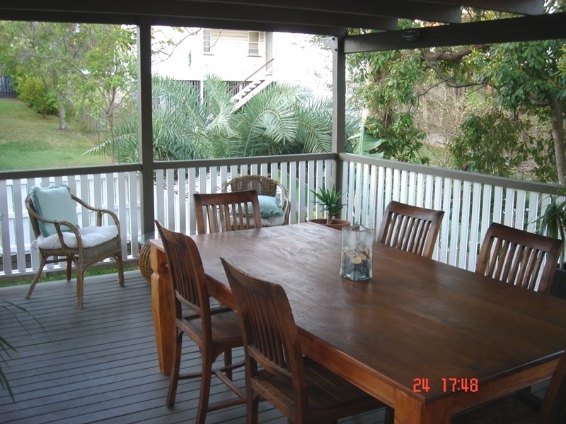 27 Blaxland Street, Milton QLD 4064