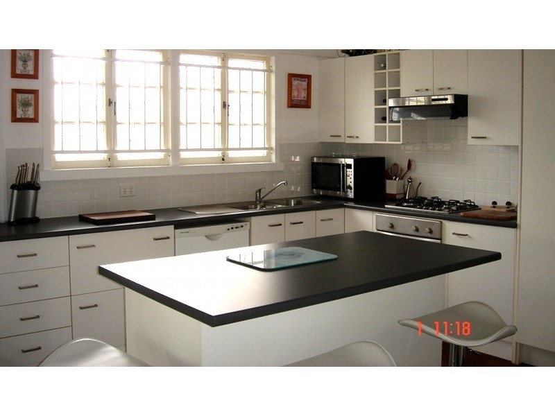 27 Blaxland Street, Milton QLD 4064