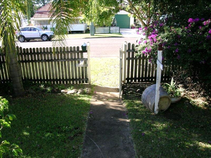 33 Teape Street, Silkstone QLD 4304