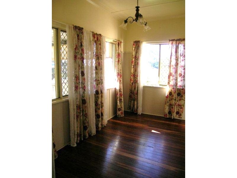 33 Teape Street, Silkstone QLD 4304