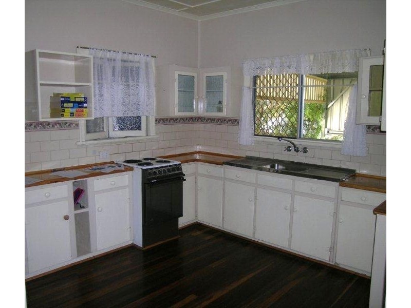 33 Teape Street, Silkstone QLD 4304