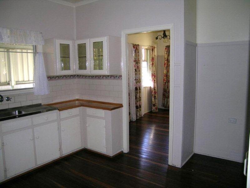 33 Teape Street, Silkstone QLD 4304