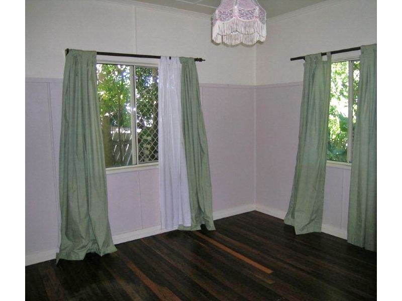 33 Teape Street, Silkstone QLD 4304