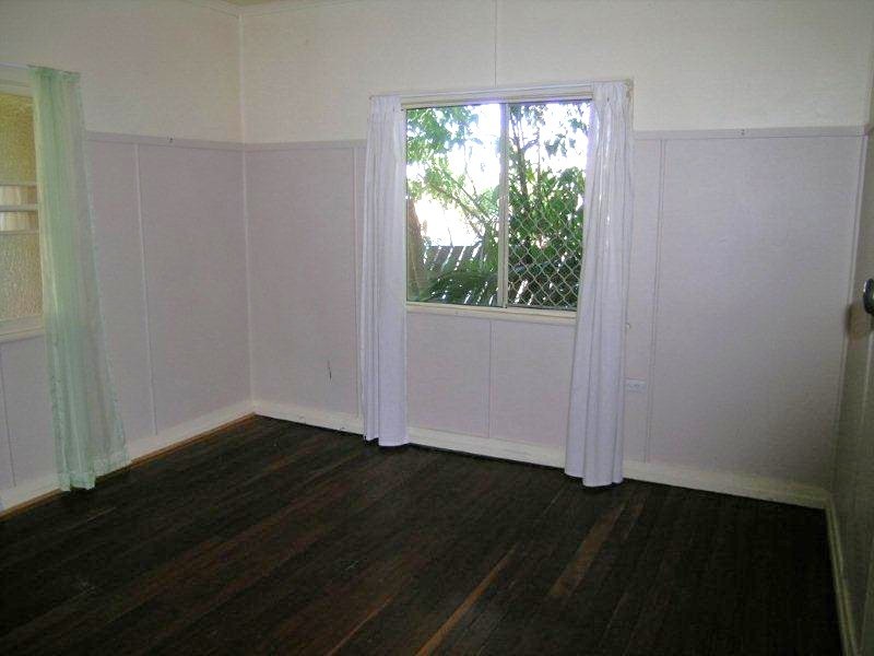 33 Teape Street, Silkstone QLD 4304