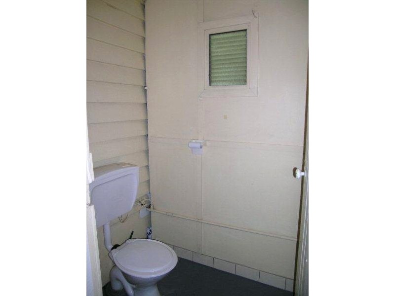 33 Teape Street, Silkstone QLD 4304