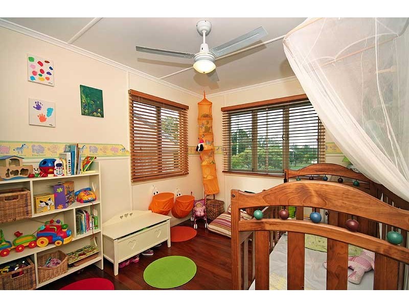 79 Douglas Street, Oxley QLD 4075