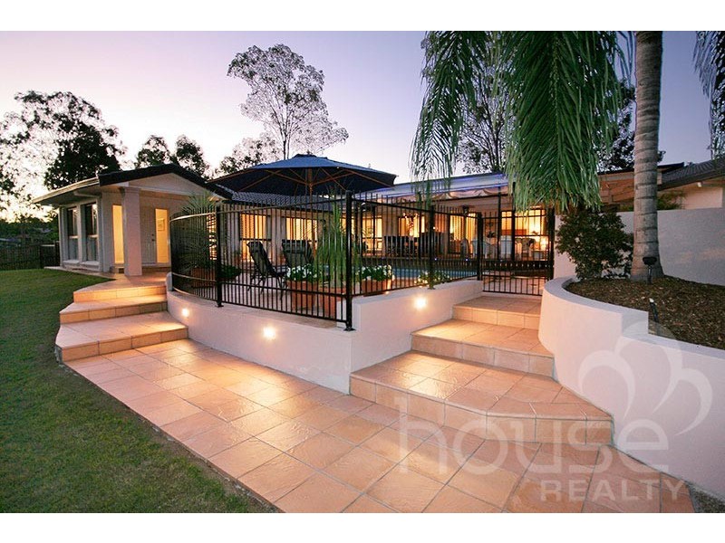 8 Bungaree Place, Karana Downs QLD 4306