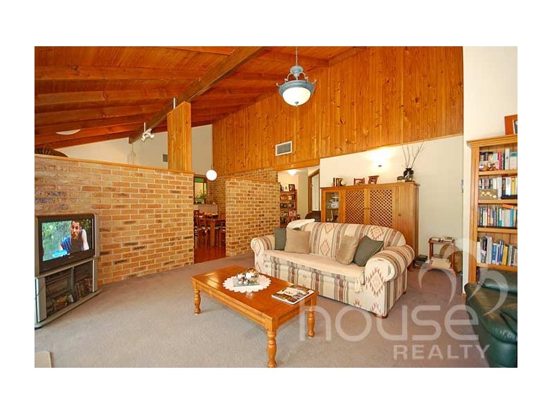 166 College Rd, Karana Downs QLD 4306