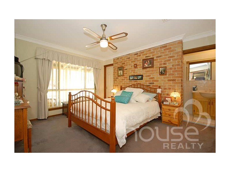 166 College Rd, Karana Downs QLD 4306