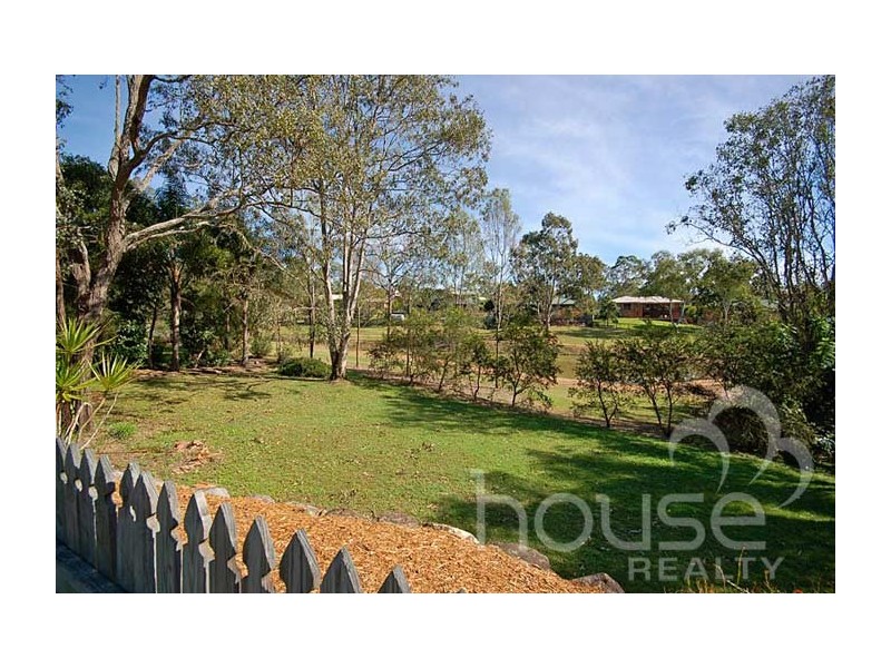 166 College Rd, Karana Downs QLD 4306