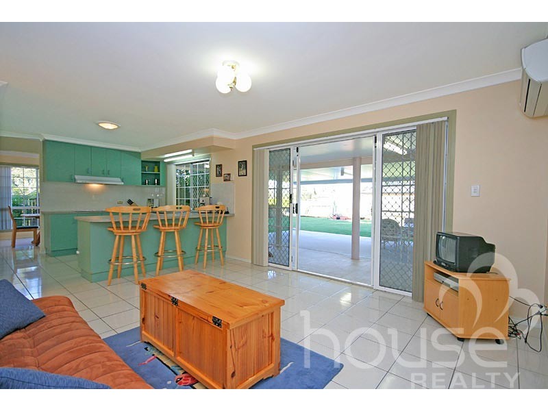 167 College Rd, Karana Downs QLD 4306