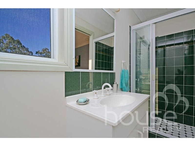 167 College Rd, Karana Downs QLD 4306