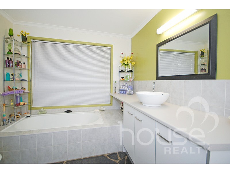 2 Laurel Street, Redbank Plains QLD 4301