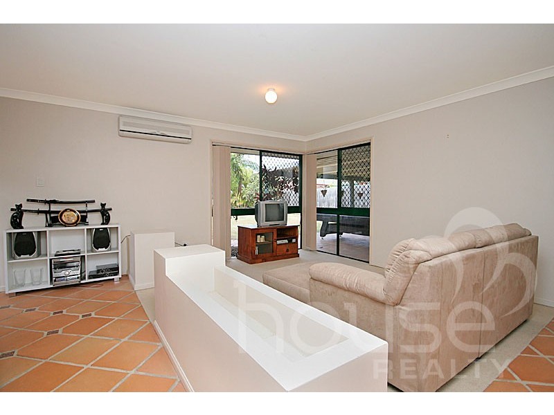 14 Walnut Close, Yamanto QLD 4305