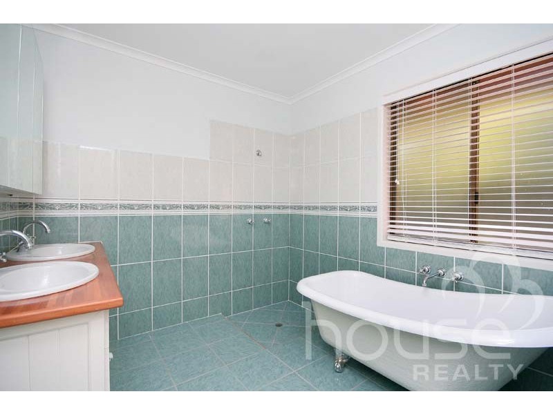 36 Glen Ruther Court, Mount Crosby QLD 4306