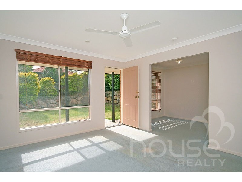 19 Creswick Place, Bellbowrie QLD 4070