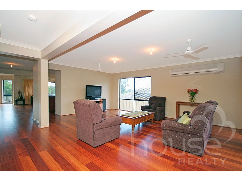 158 Gibson Crescent, Bellbowrie QLD 4070